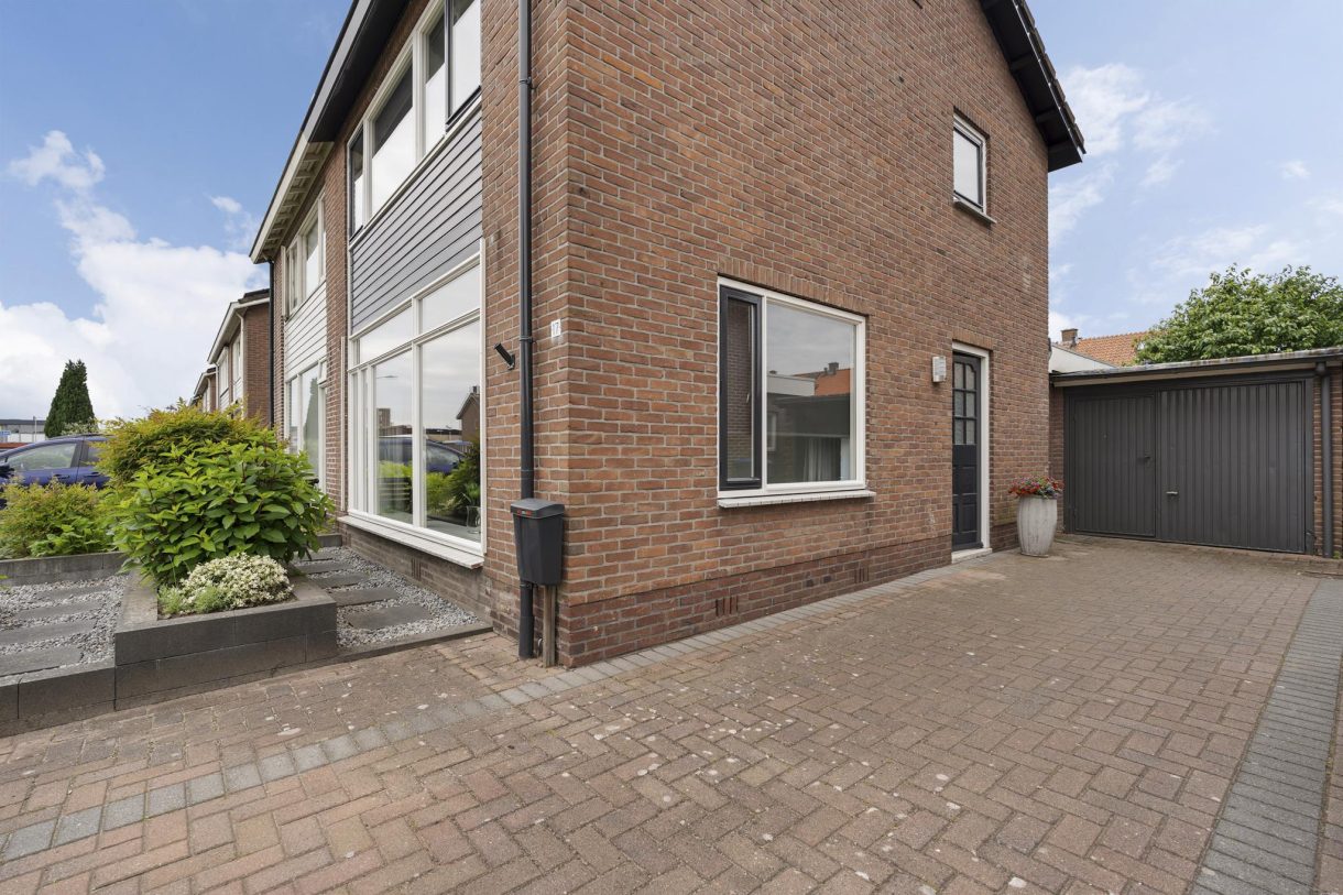 Te koop: Foto Woonhuis aan de Spireastraat 17 in Wezep