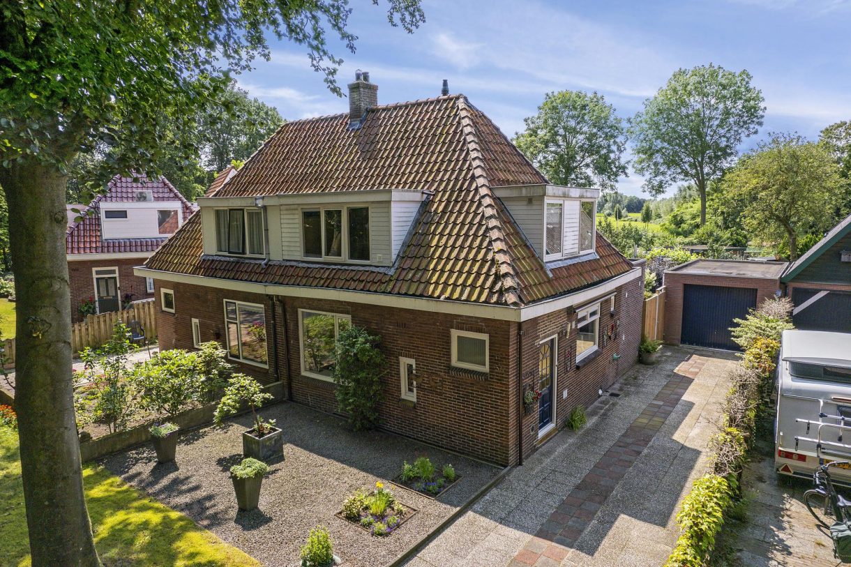 Te koop: Foto Woonhuis aan de Beukenallee 51 in Zwolle
